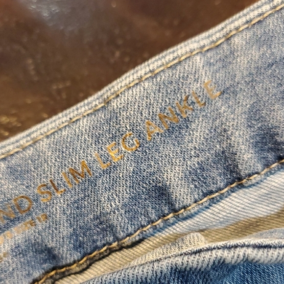 Chico's Blue So Slimming Girlfriend Slum Leg Ankle Jeans w Distressed Patchwork - Picture 12 of 14